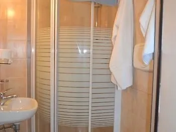 Ines Downtown B&B Рим